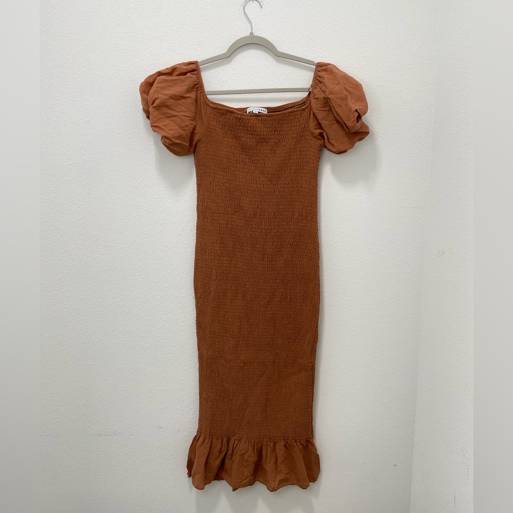 NWT Baltic Born Alana Smocked Midi Dress in Mocha
